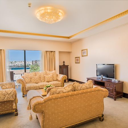 Grand Hotel Excelsior Floriana Exterior photo Suite at the Grand Hotel