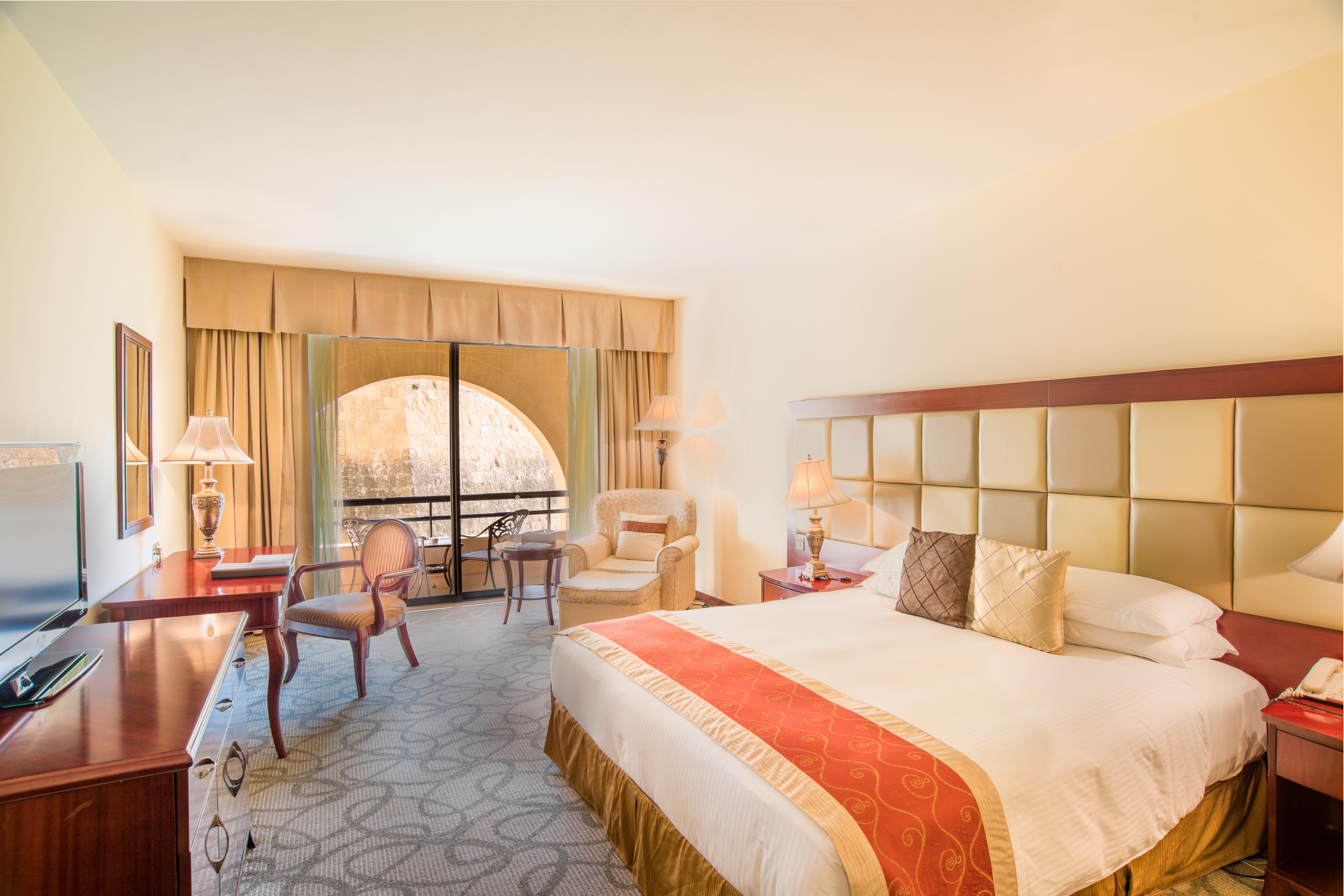 Grand Hotel Excelsior Floriana Exterior photo A room at the Grand Hyatt Hotel