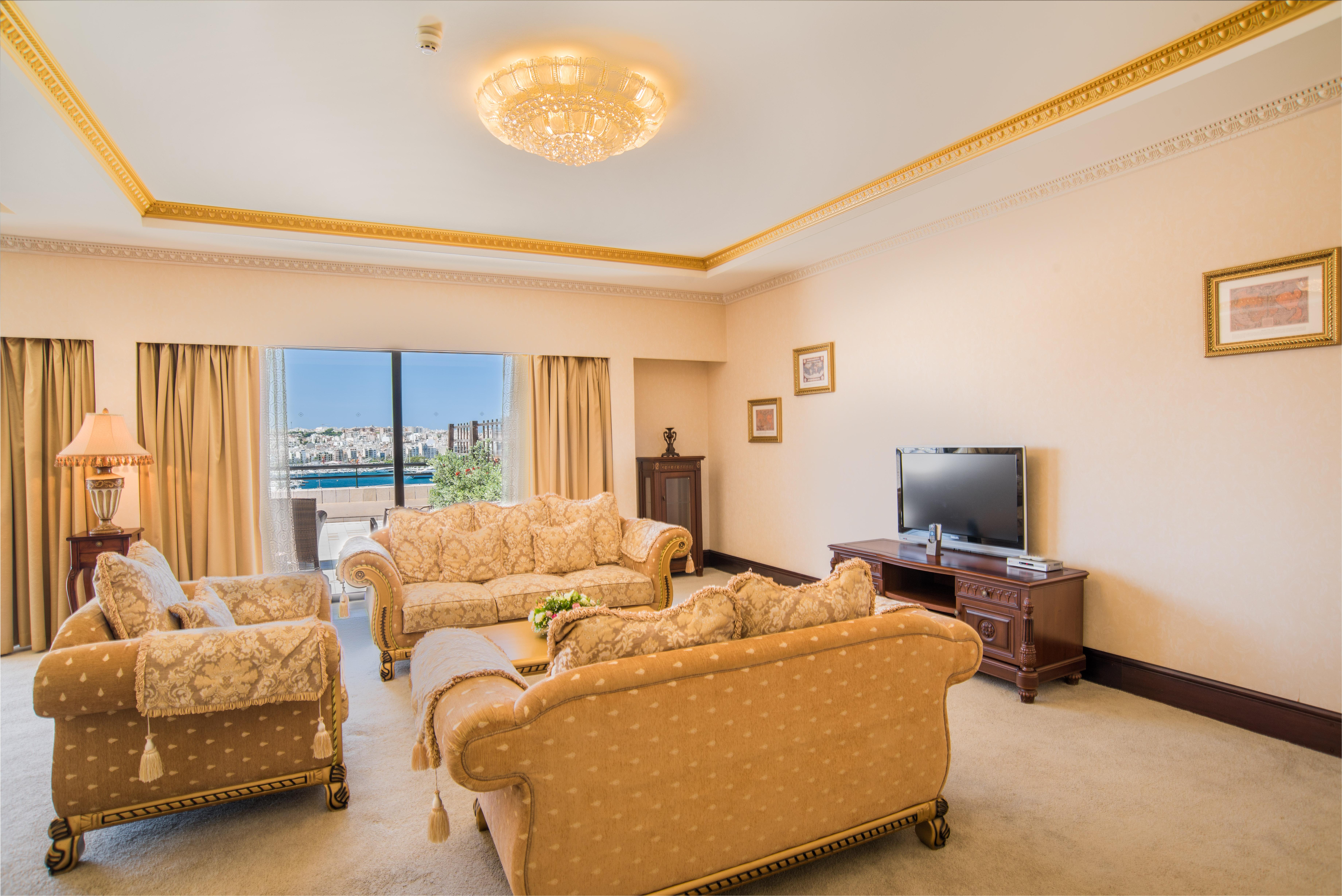 Grand Hotel Excelsior Floriana Exterior photo Suite at the Grand Hotel