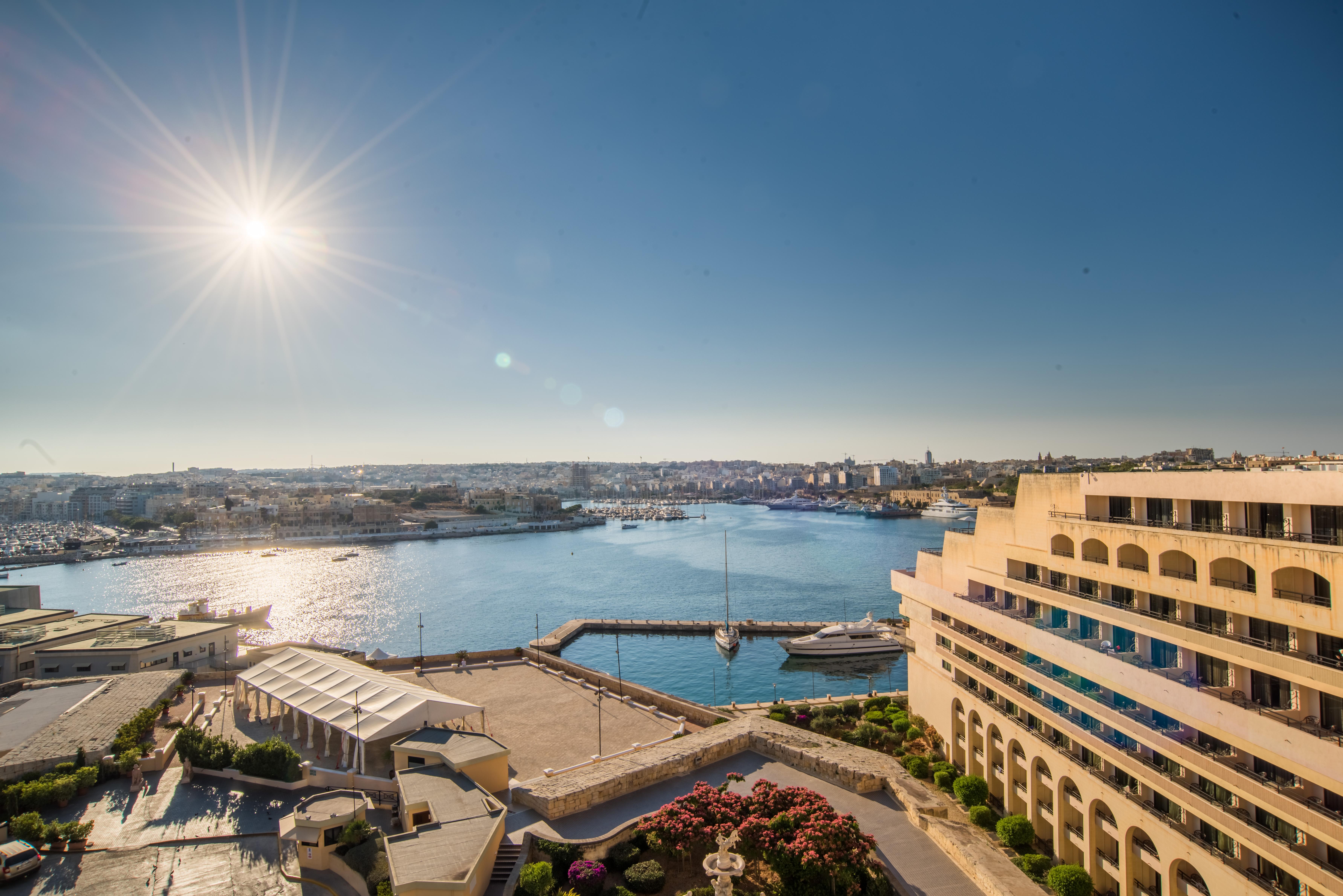 Grand Hotel Excelsior Floriana Exterior photo View of the bay