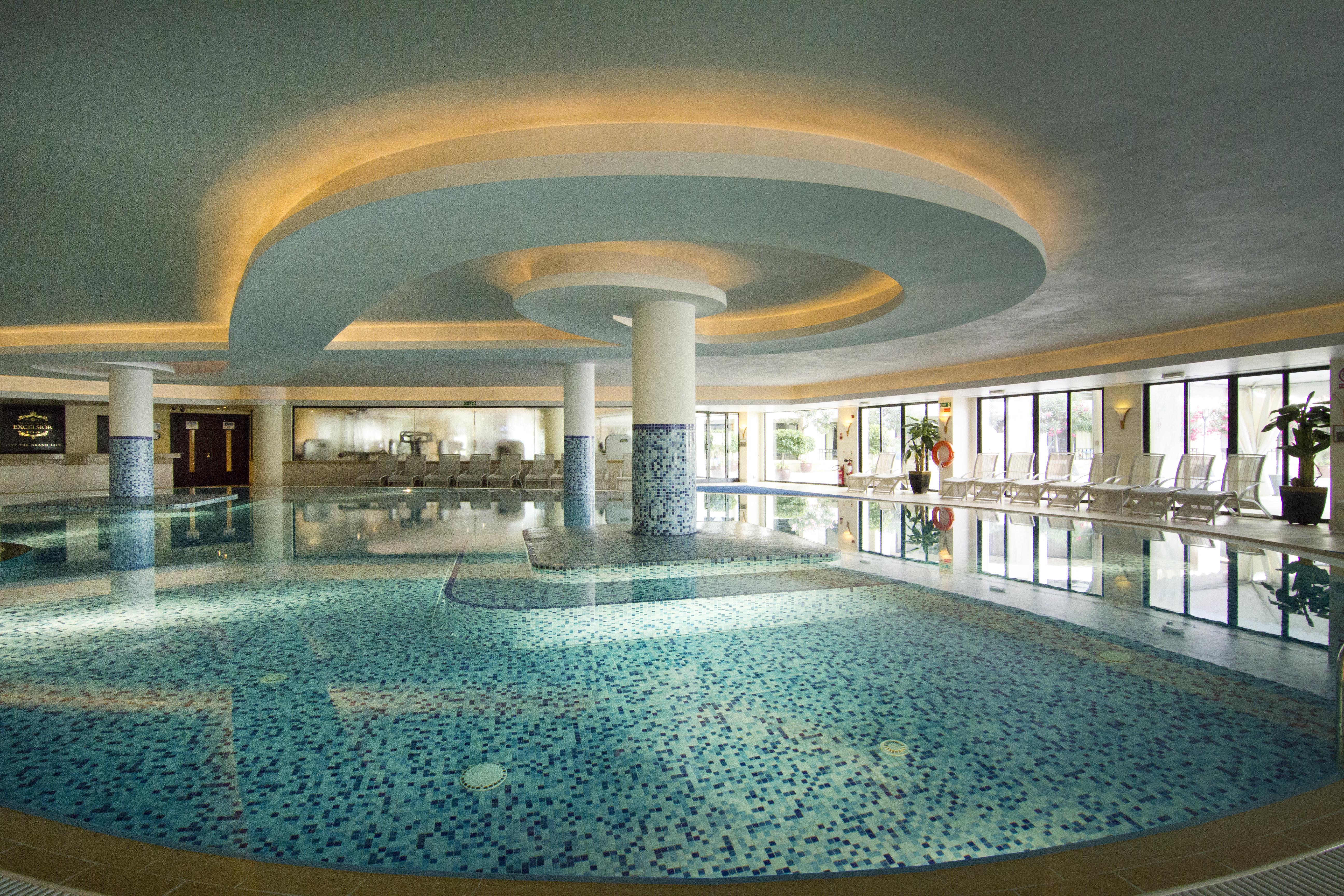 Grand Hotel Excelsior Floriana Exterior photo The pool at the Royal Garden Hotel